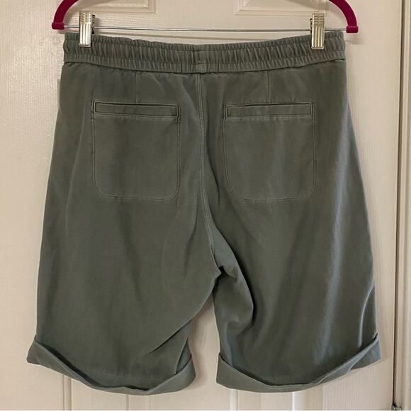 ATHLETA • Cypress Green Farallon Bermuda Athletic Stretchy Shorts - Picture 4 of 5